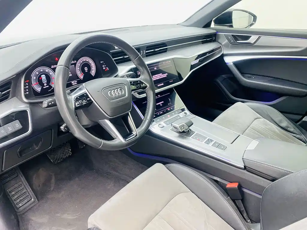 Audi A6L — фото 10