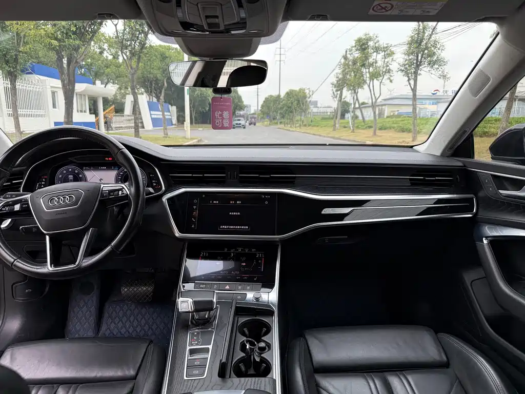 Audi A7 — фото 7
