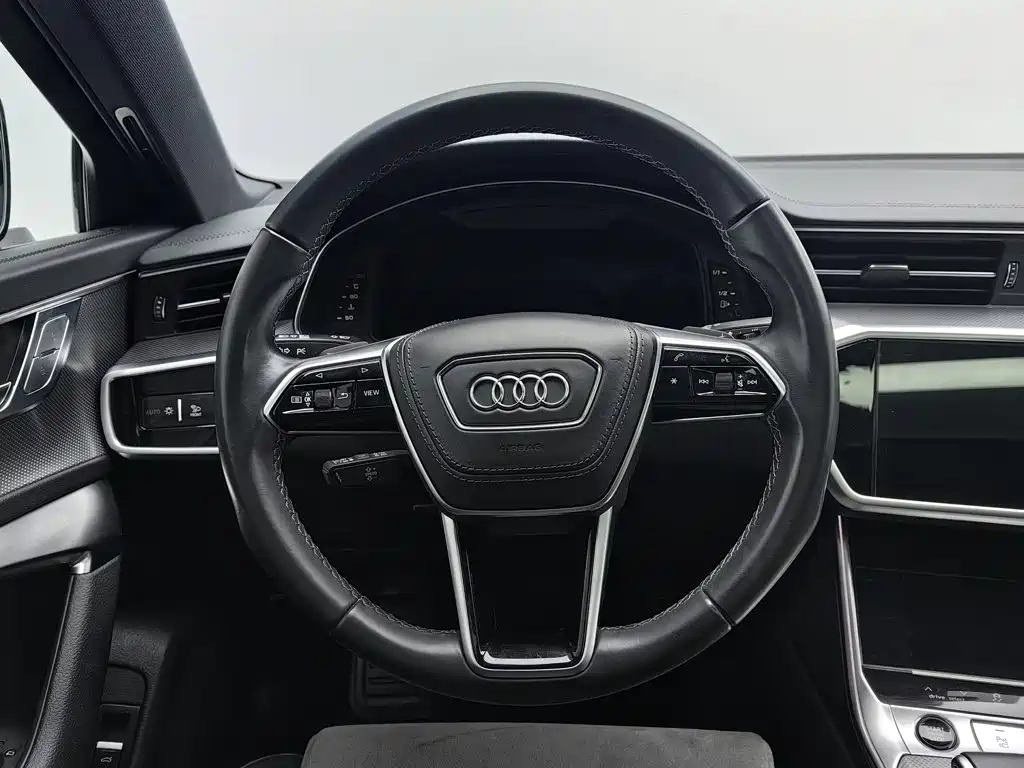 Audi A6L — фото 11