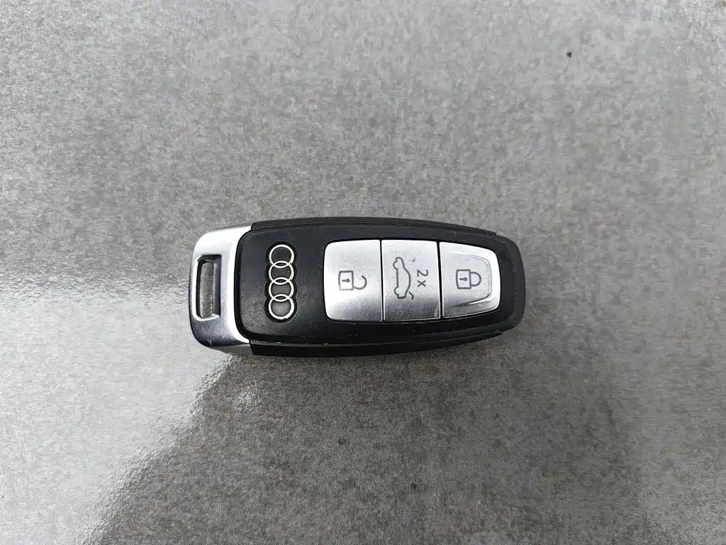 Audi A6L — фото 19