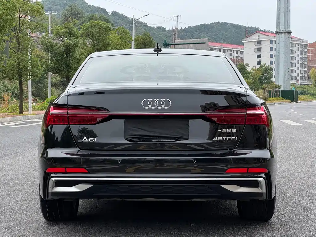 Audi A6L — фото 7
