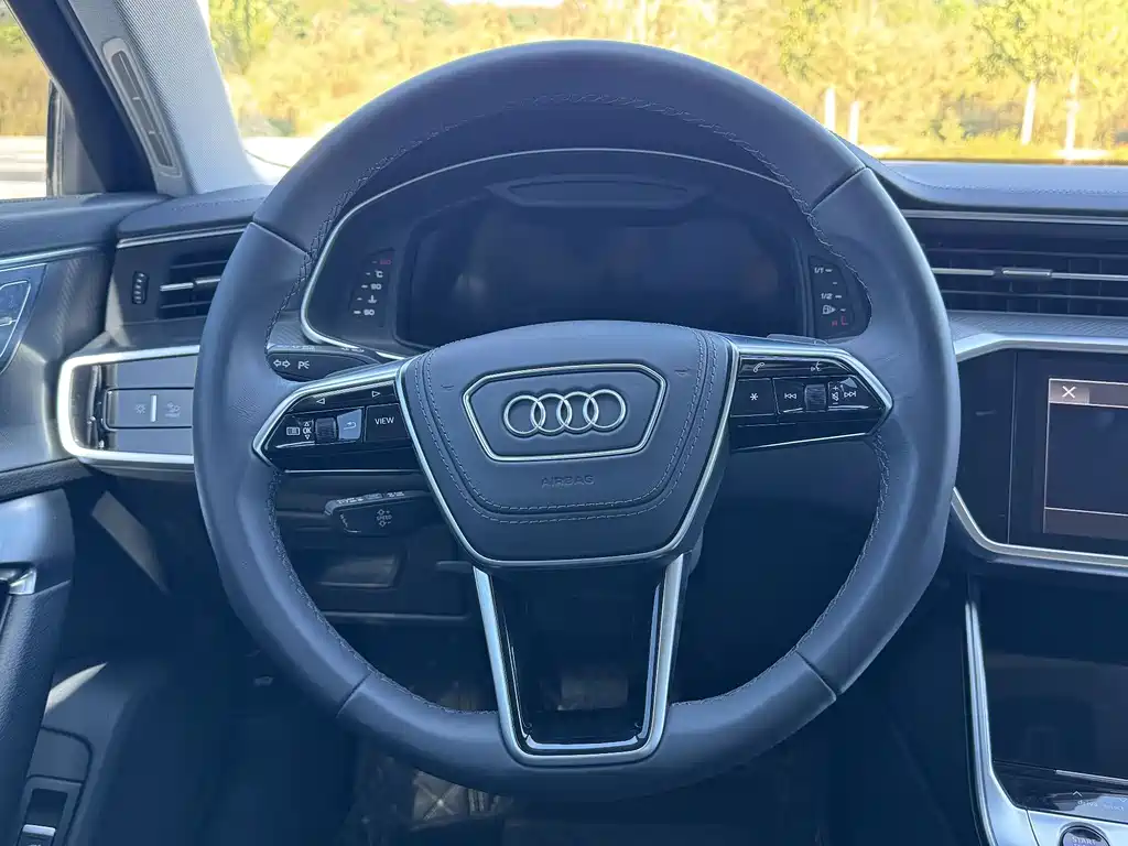 Audi A6L — фото 10