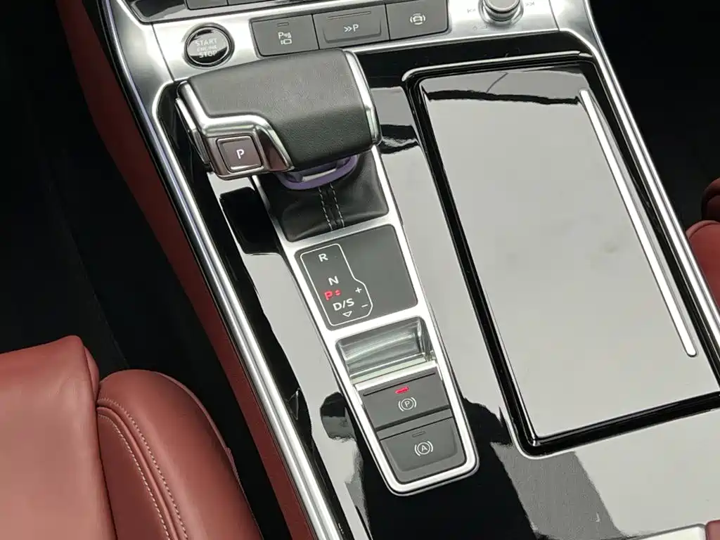 Audi A7L — фото 25