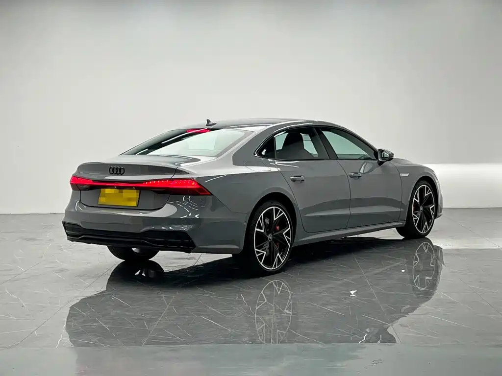 Audi A7L — фото 6