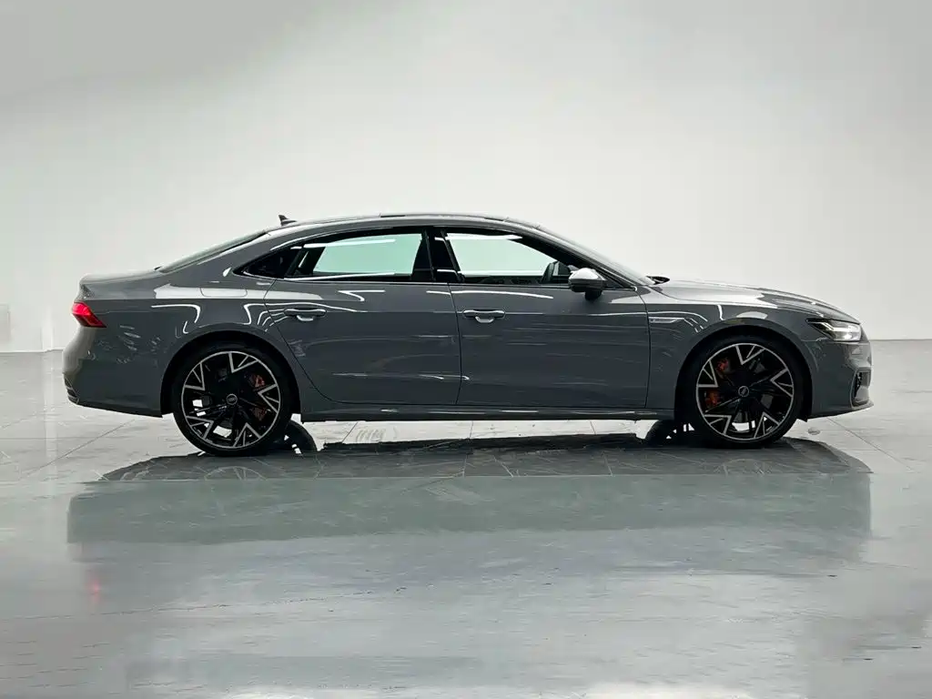 Audi A7L — фото 7