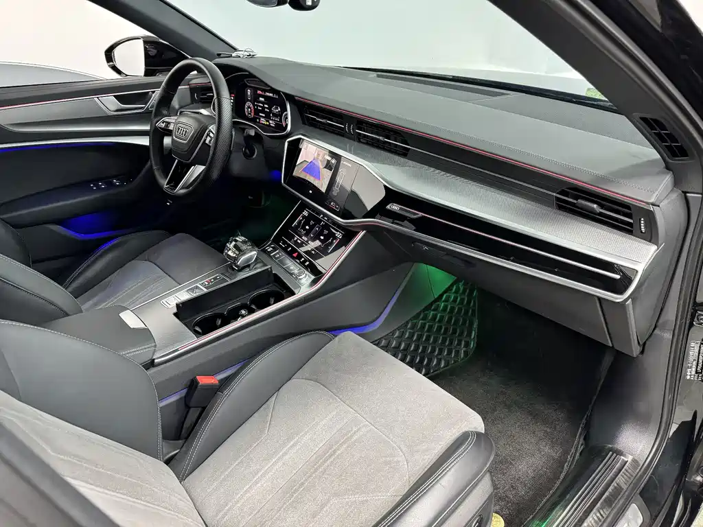 Audi A6L — фото 15