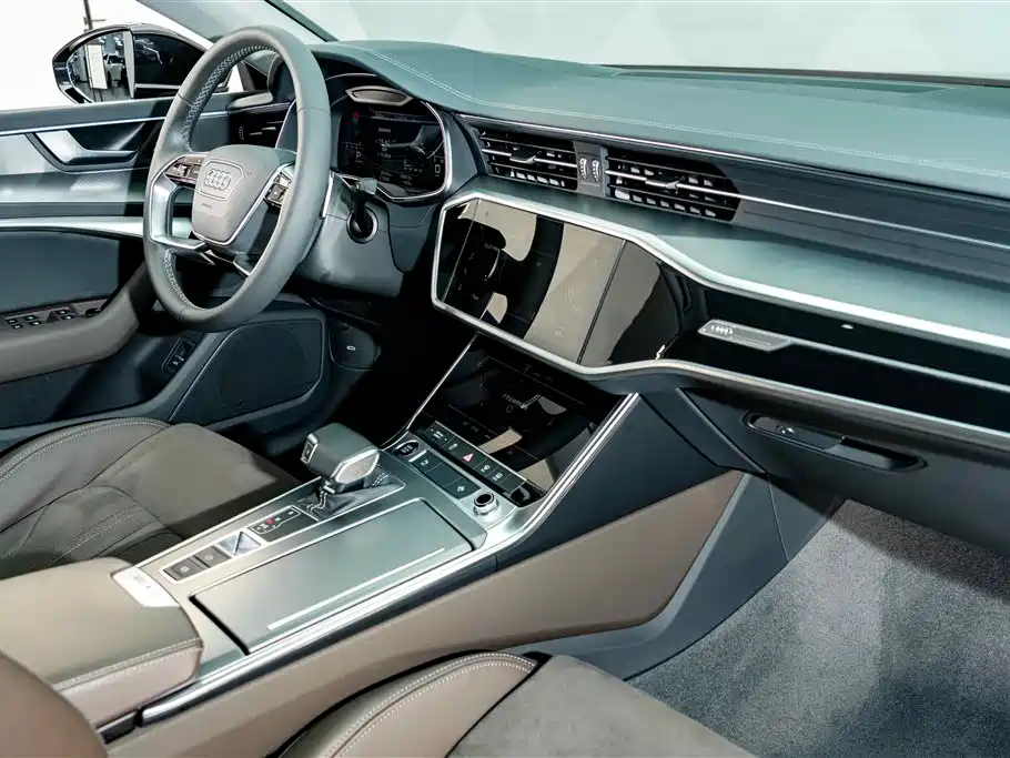 Audi A7L — фото 17