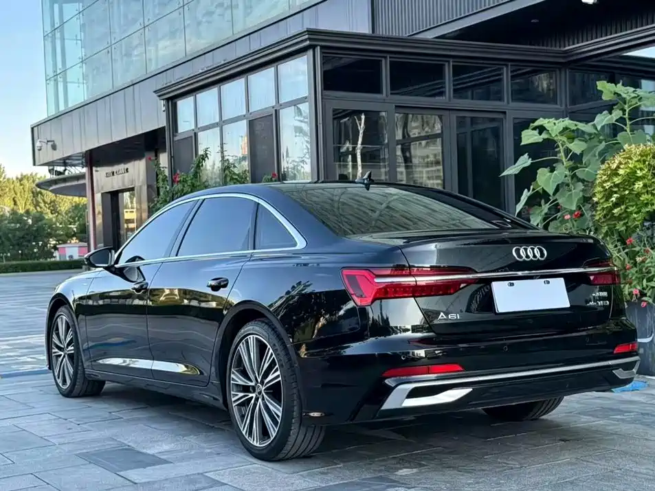 Audi A6L — фото 9