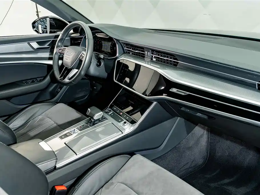 Audi A6L — фото 17