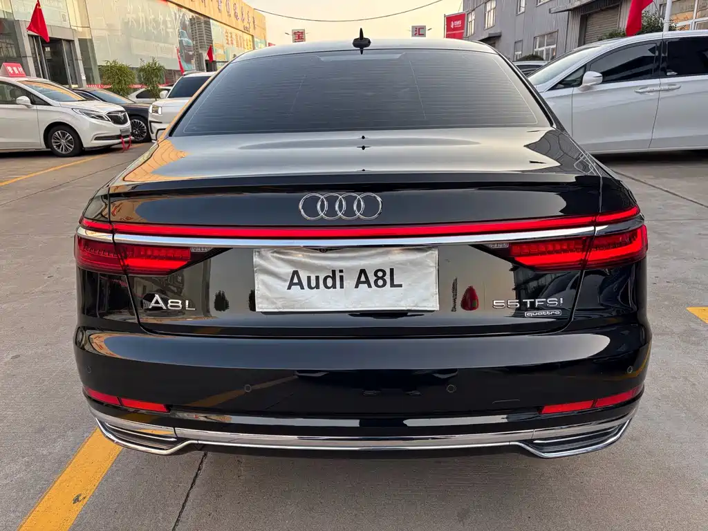 Audi A8 — фото 4