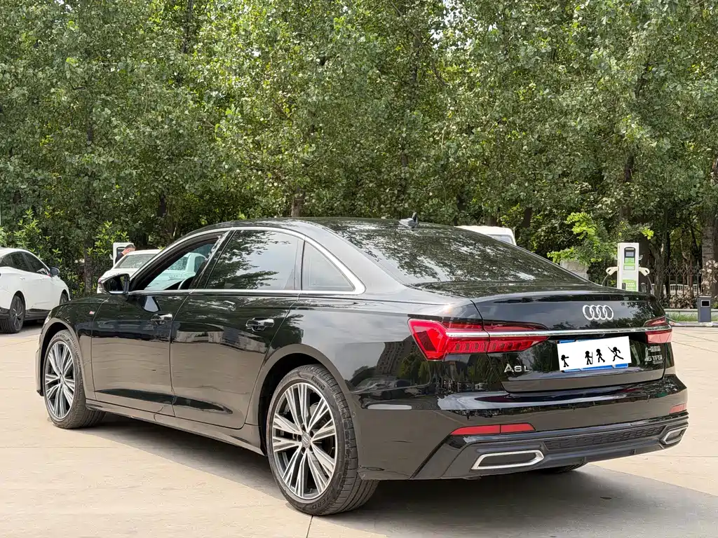 Audi A6L — фото 9