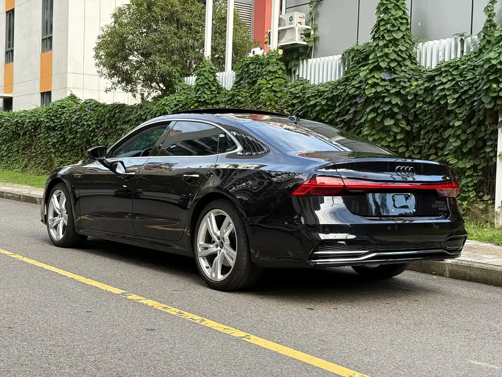 Audi A7L — фото 18