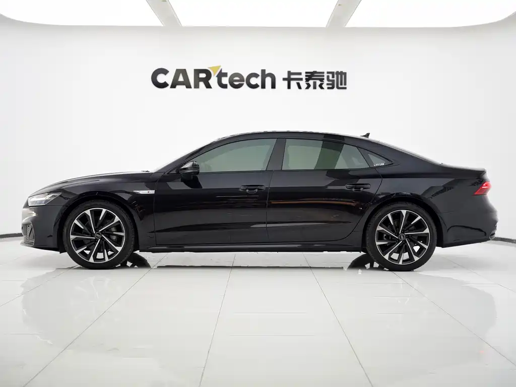 Audi A7L — фото 15