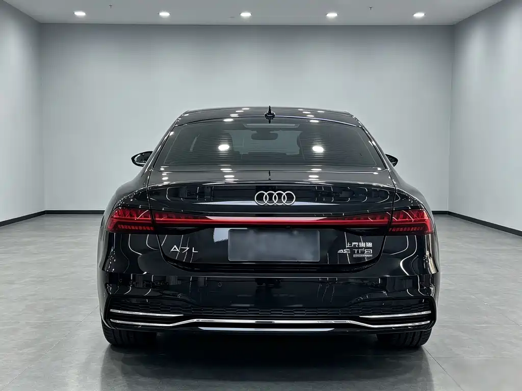 Audi A7L — фото 10