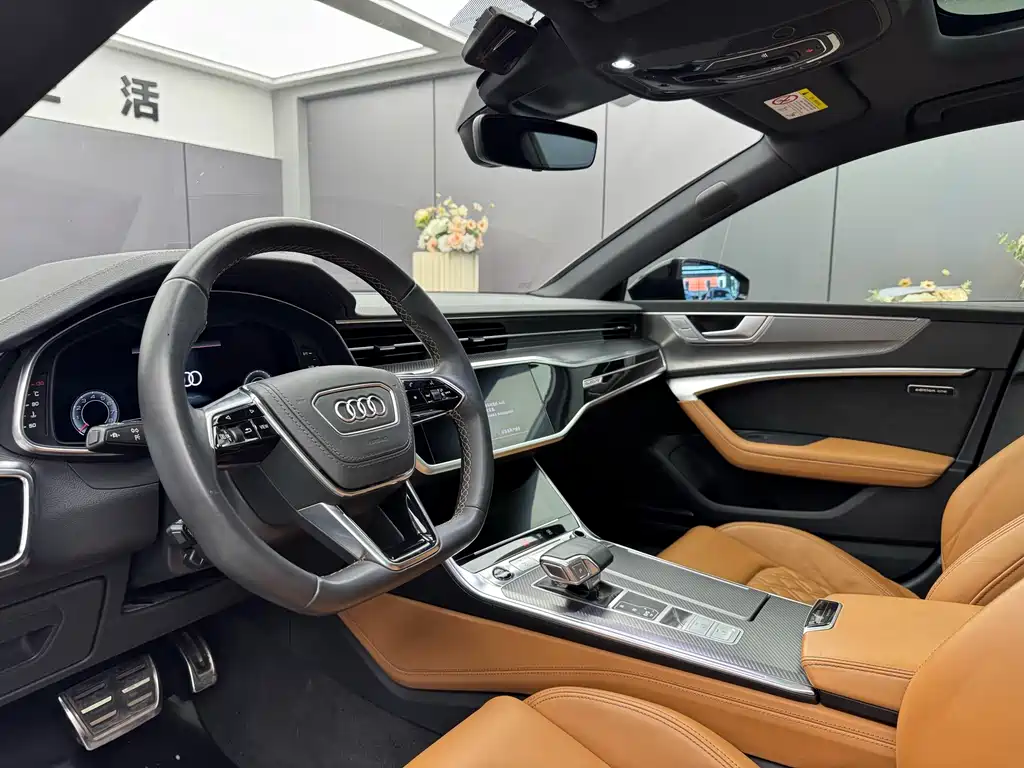 Audi A7L — фото 6