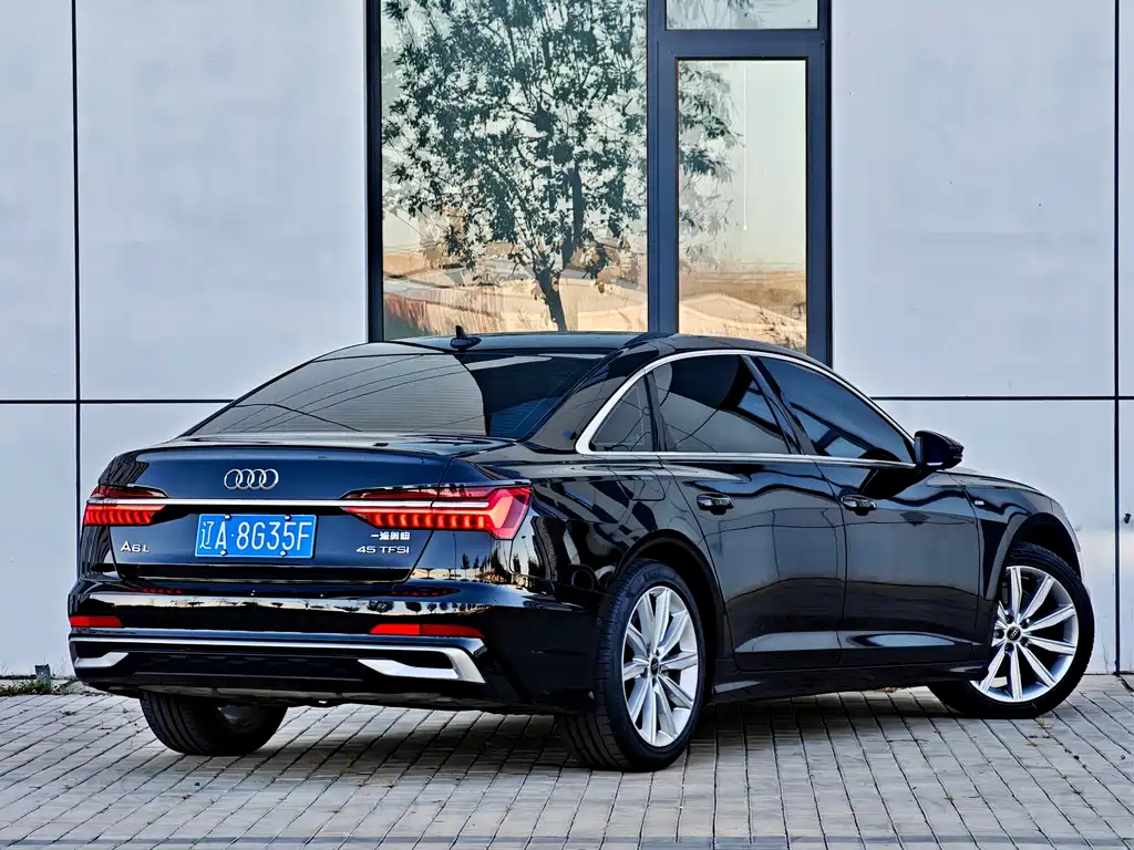 Audi A6L — фото 6
