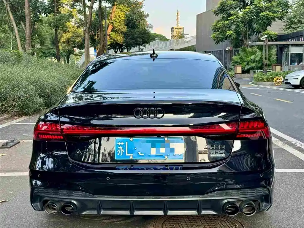 Audi A7L — фото 5