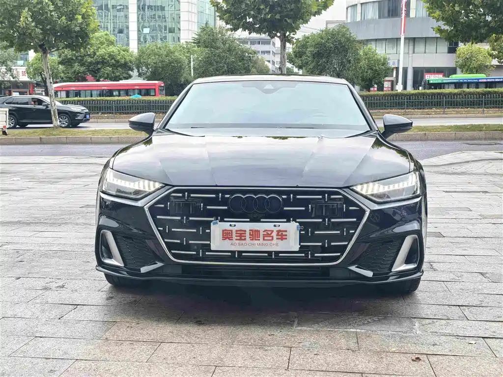 Audi A7L — фото 2
