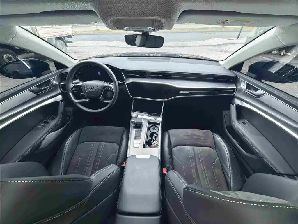 Audi A7L — фото 5