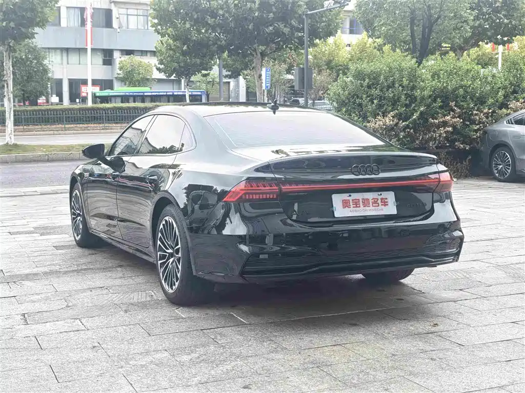 Audi A7L — фото 9