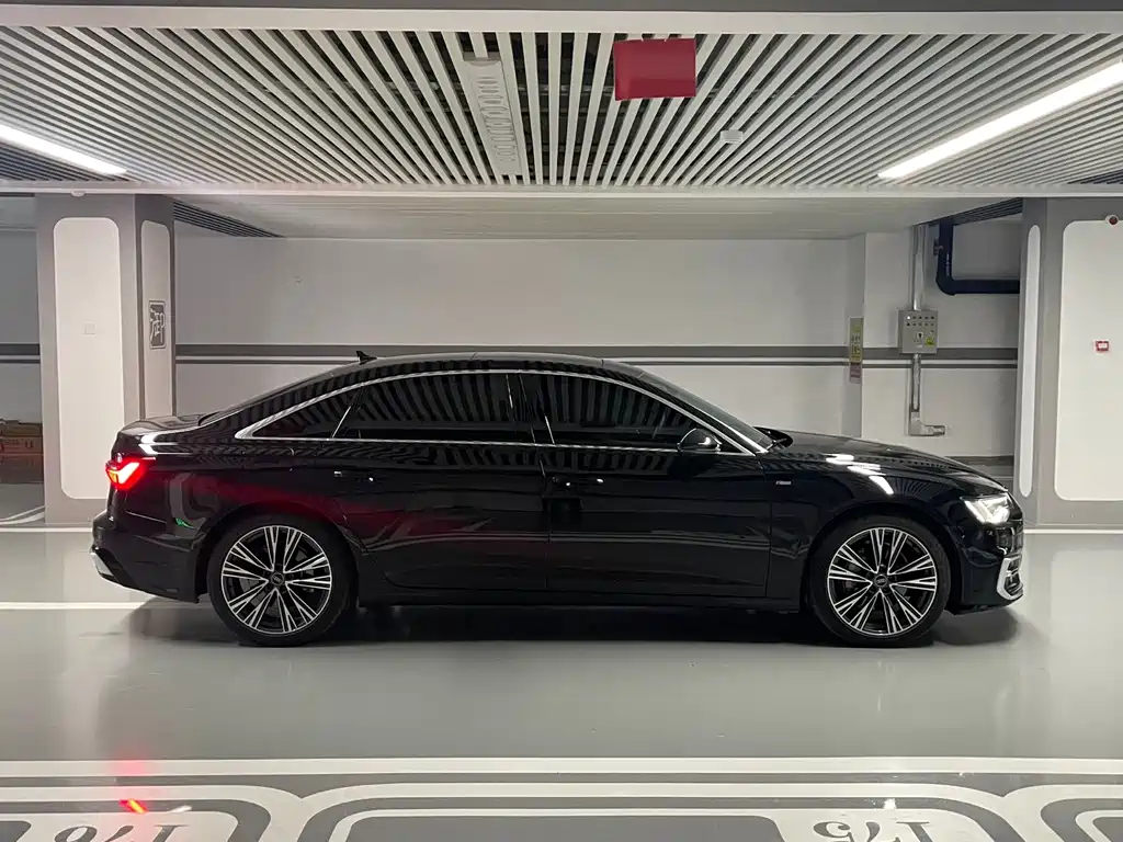 Audi A6L — фото 25