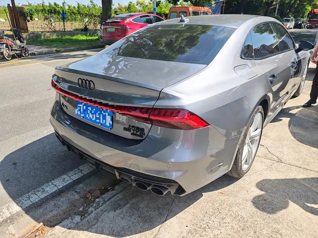Audi A7L — фото 6