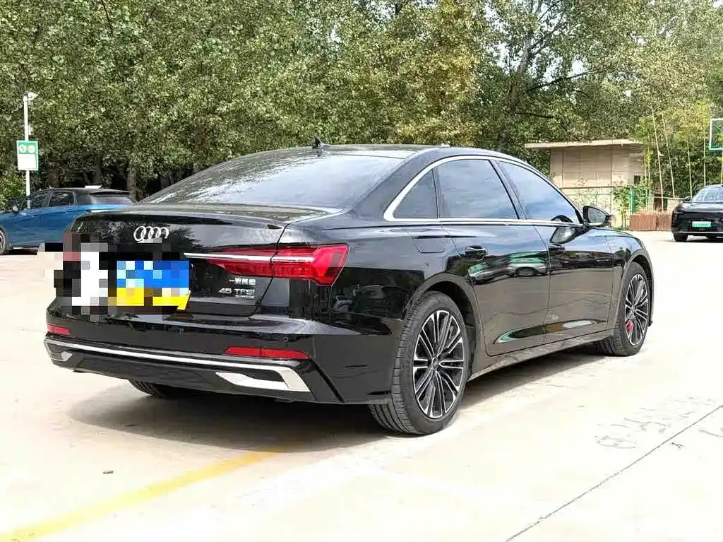 Audi A6L — фото 15