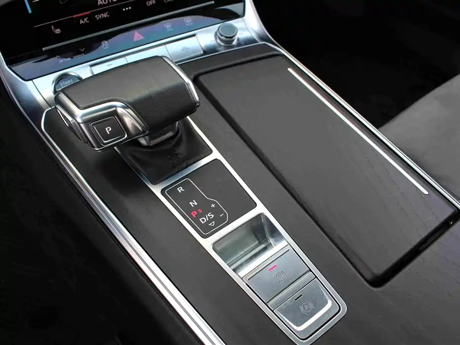 Audi A6L — фото 11