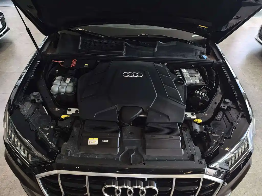 Audi Q7 — фото 27