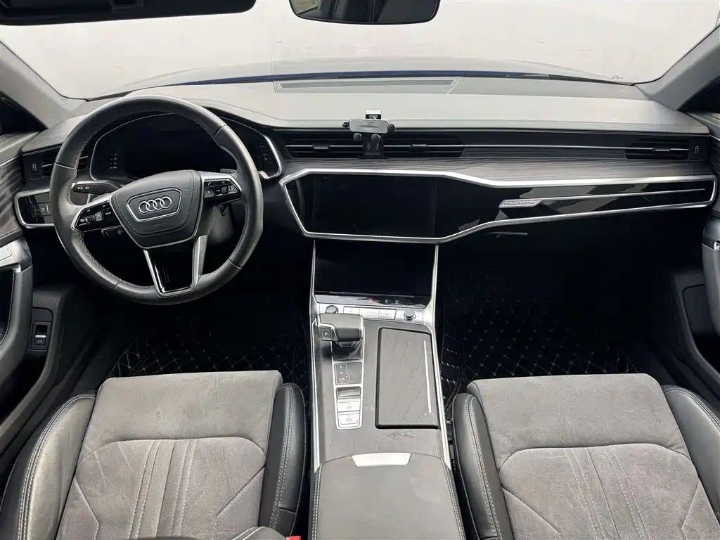 Audi A6L — фото 6