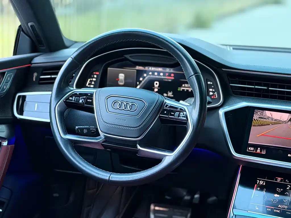 Audi A7L — фото 14