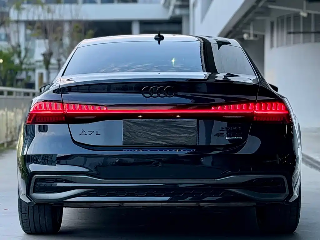 Audi A7L — фото 5