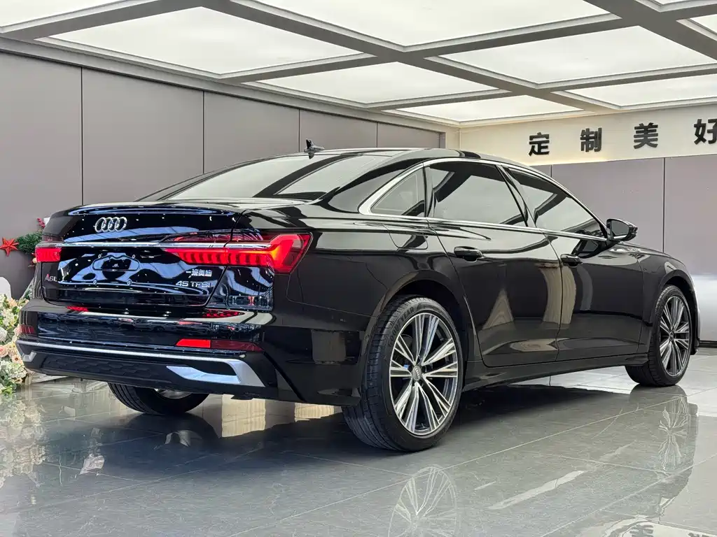 Audi A6L — фото 11