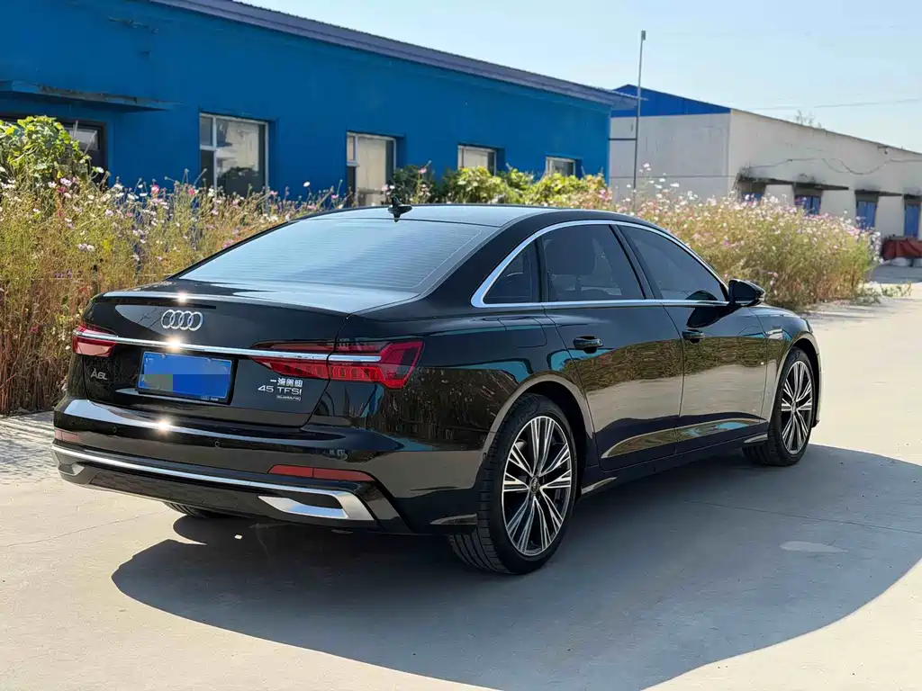 Audi A6L — фото 5