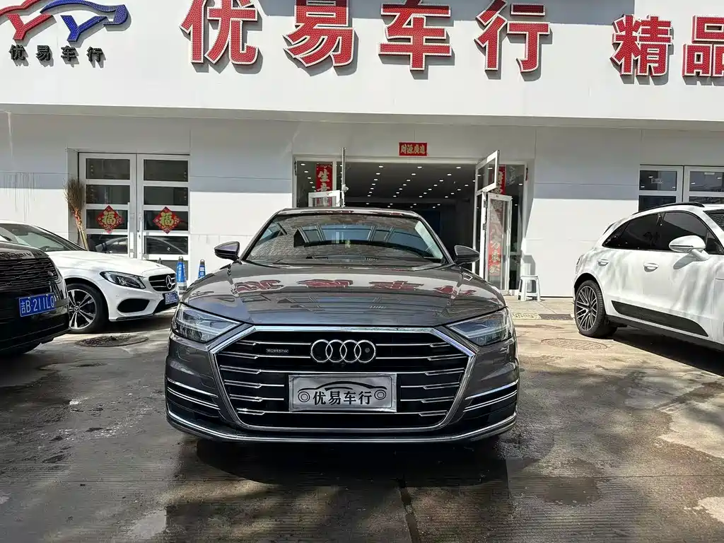 Audi A8 — фото 2