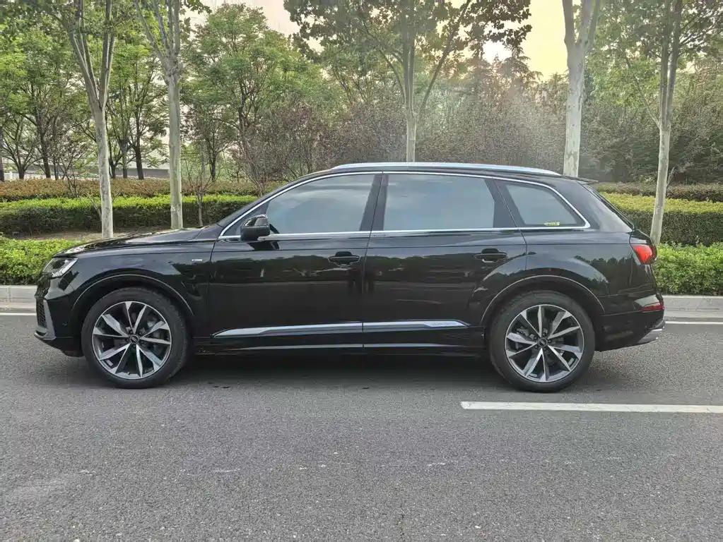 Audi Q7 — фото 7