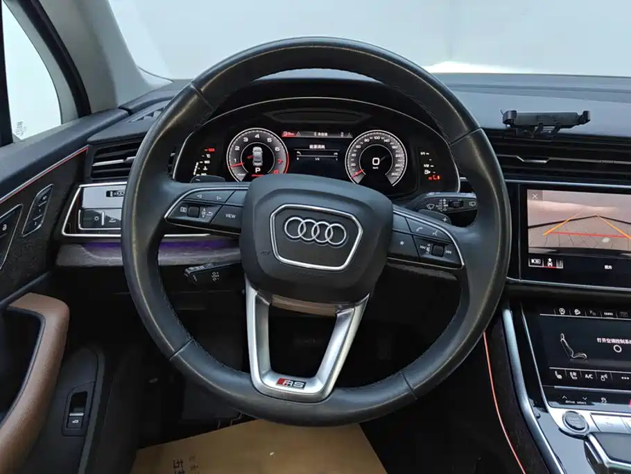 Audi Q7 — фото 15