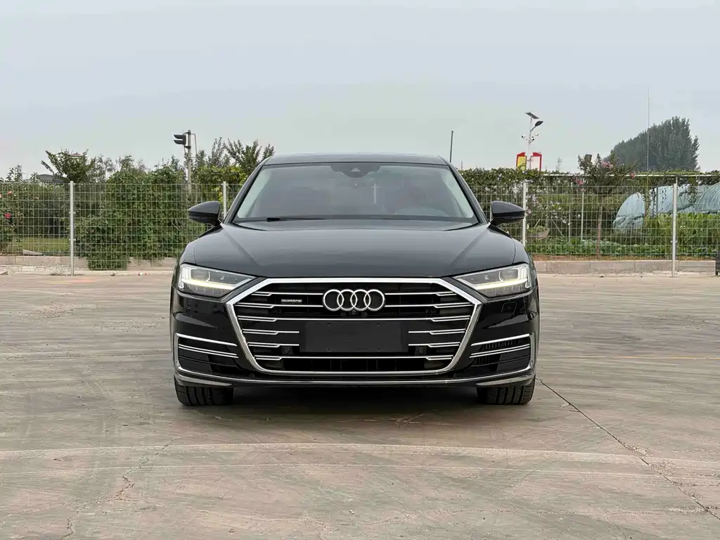 Audi A8 — фото 2