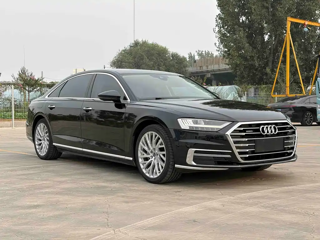 Audi A8 — фото 3