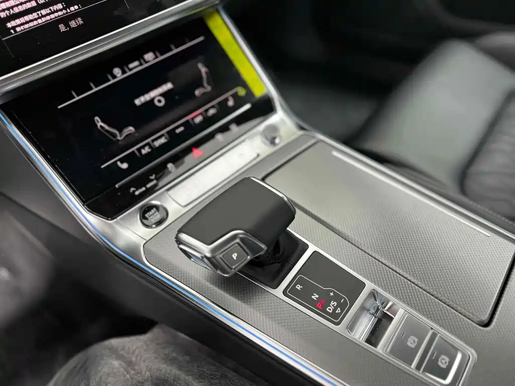 Audi A6L — фото 10