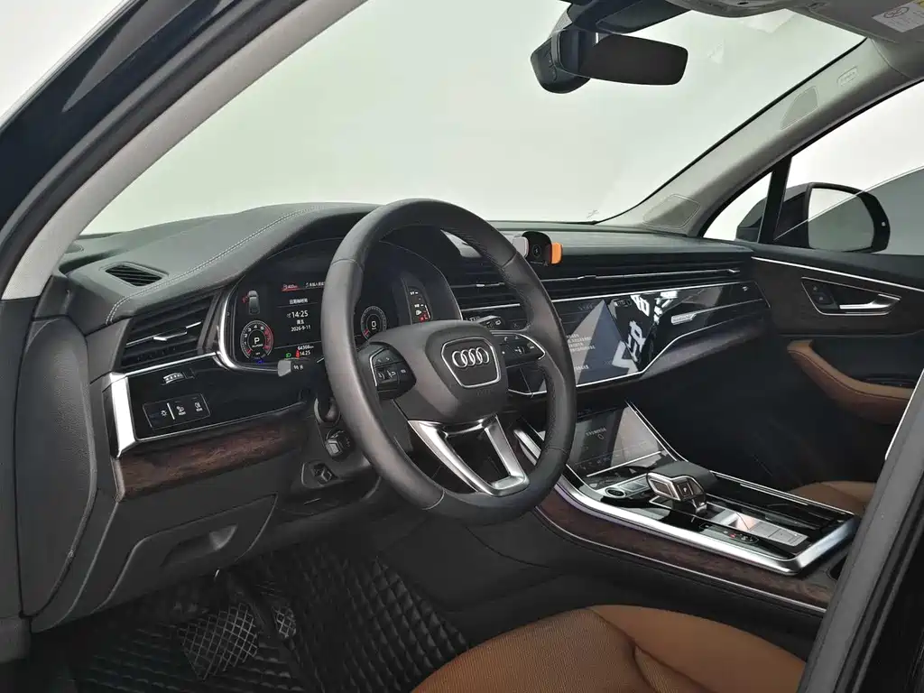 Audi Q7 — фото 9