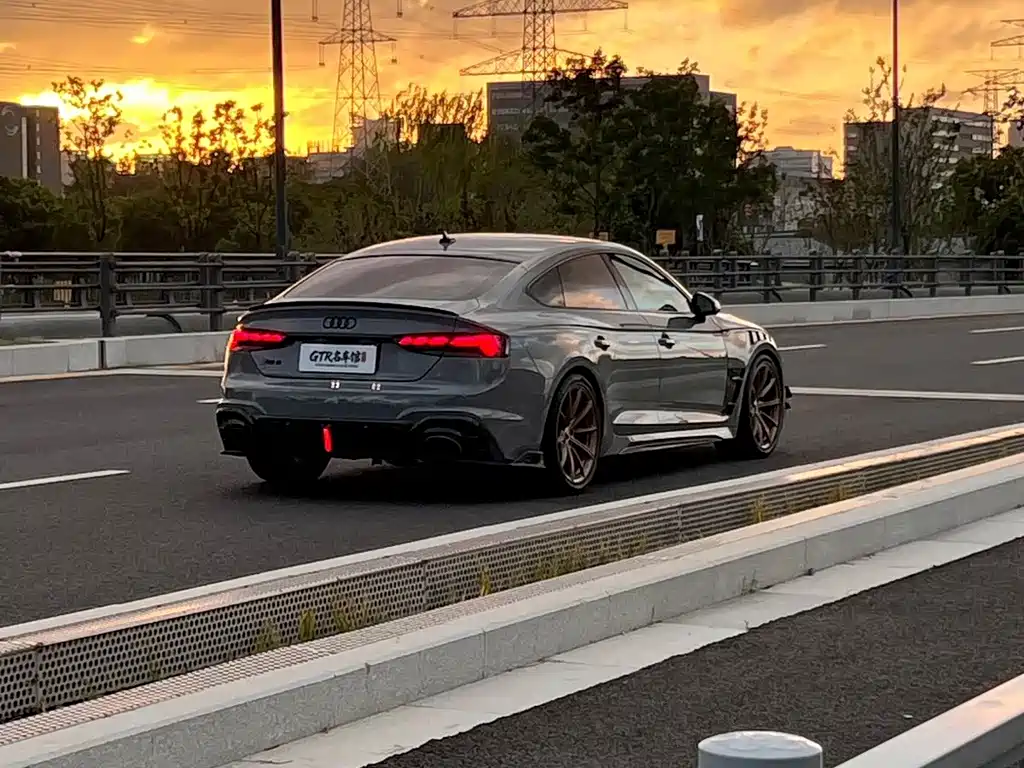 Audi RS 5 — фото 8