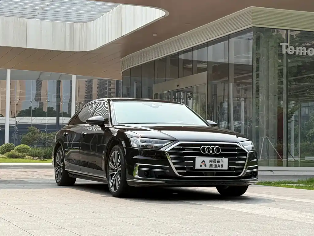 Audi A8 — фото 3