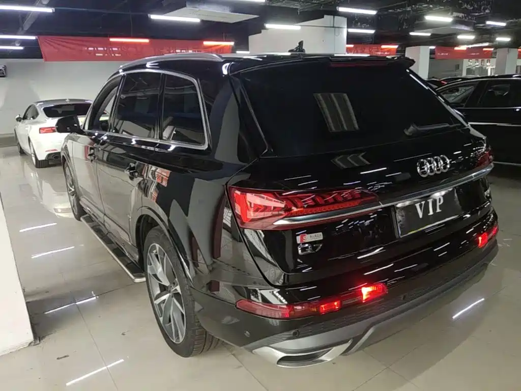 Audi Q7 — фото 5