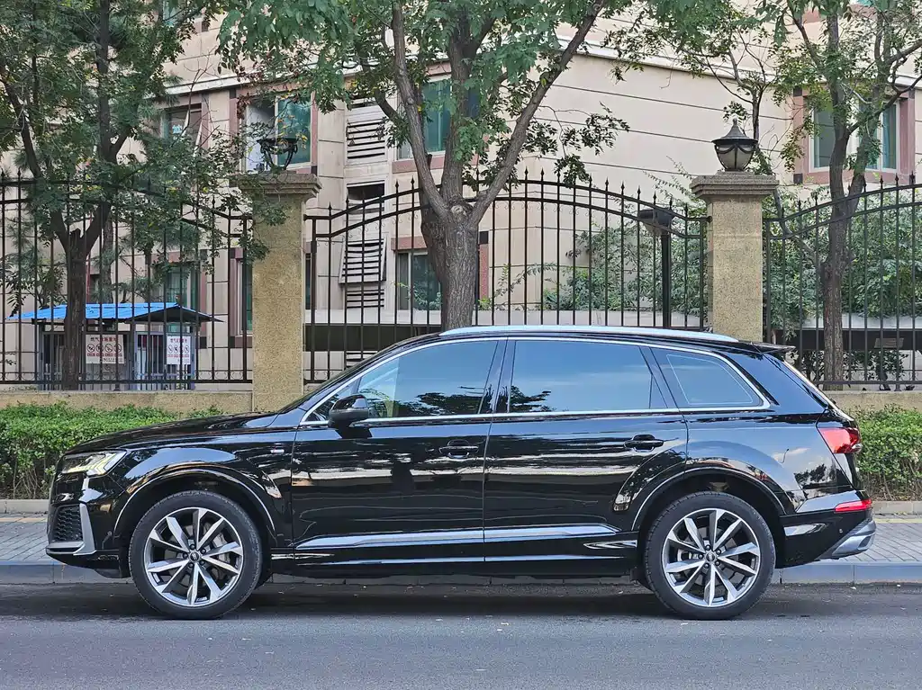 Audi Q7 — фото 2