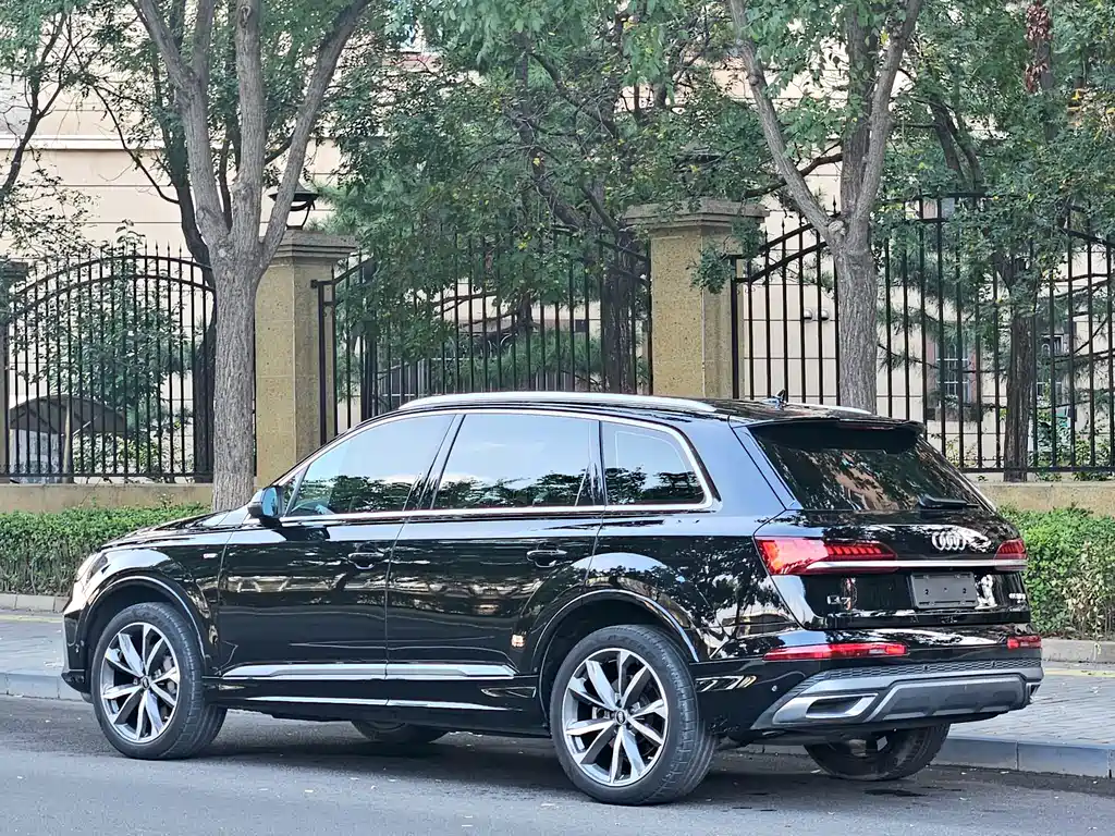Audi Q7 — фото 3