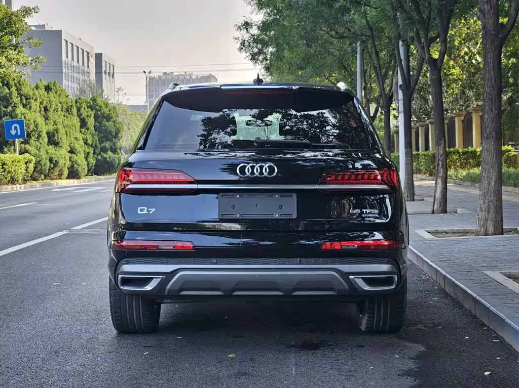 Audi Q7 — фото 5