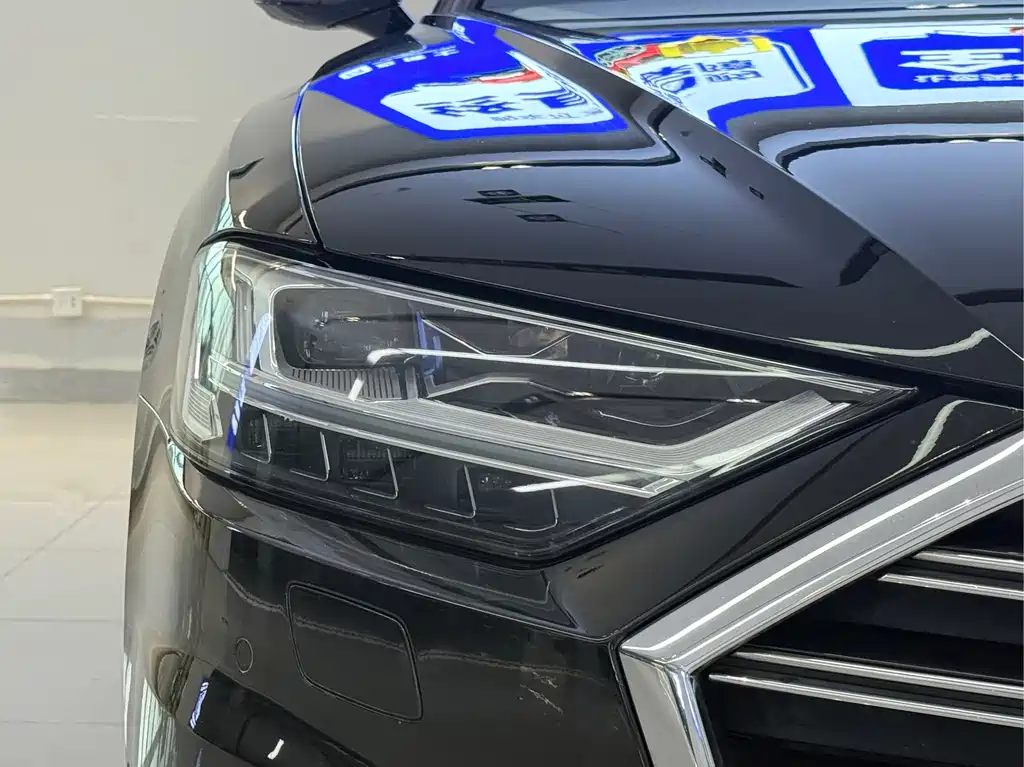 Audi A8 — фото 4
