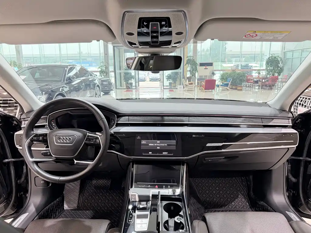 Audi A8 — фото 5