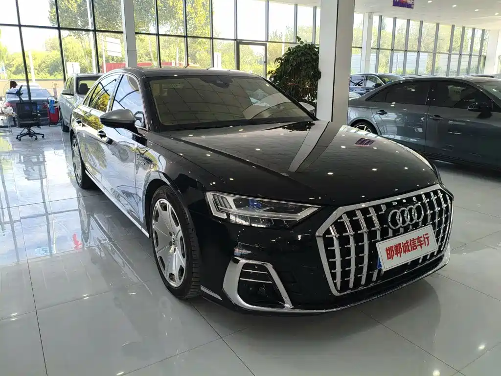 Audi A8 — фото 3